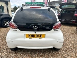 Toyota Aygo 2011 - Cars