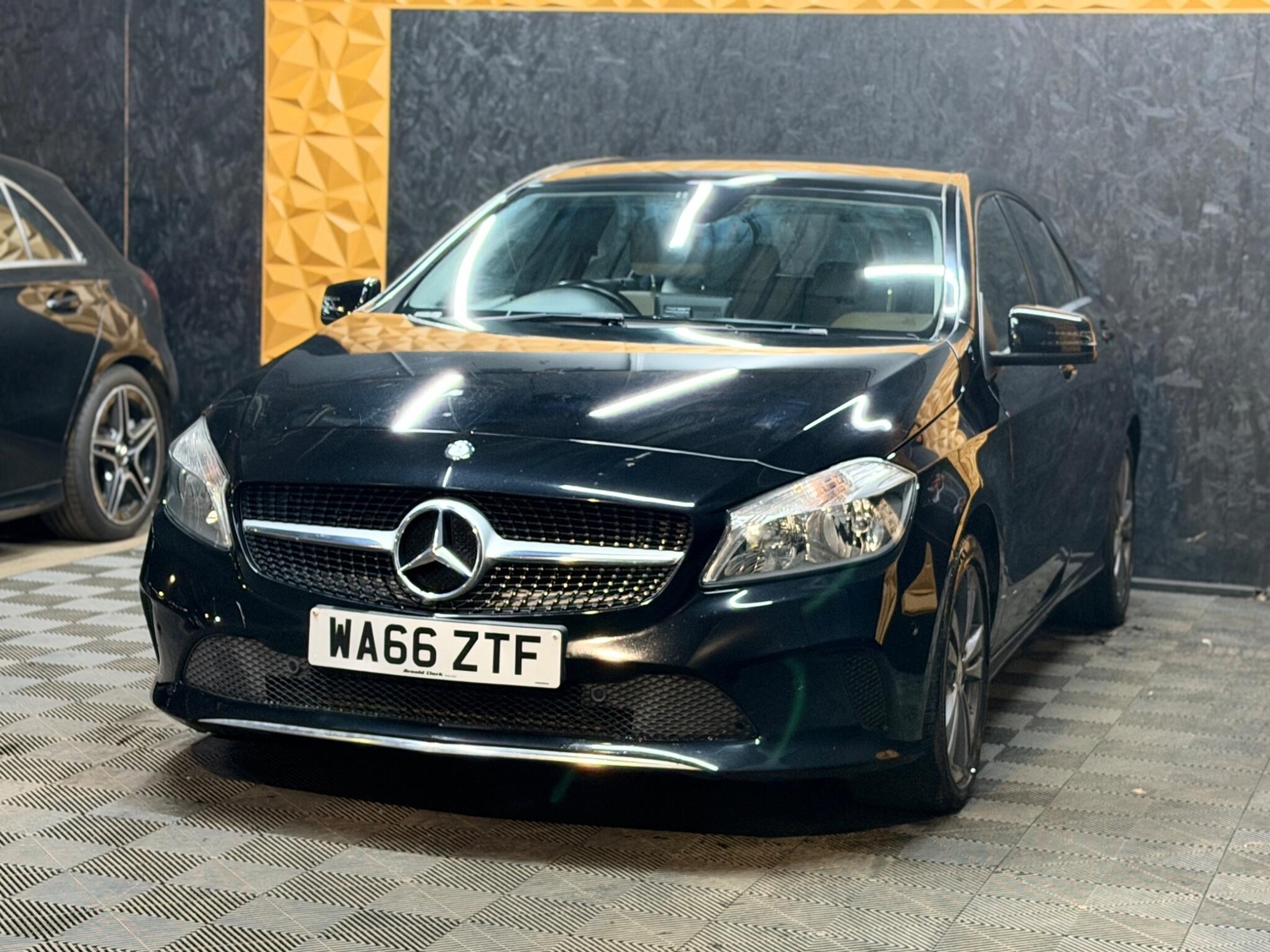 [ berth ]Mercedes-Benz A Class