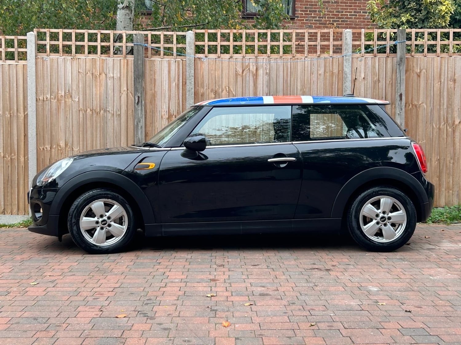 [ berth ]Mini Hatch