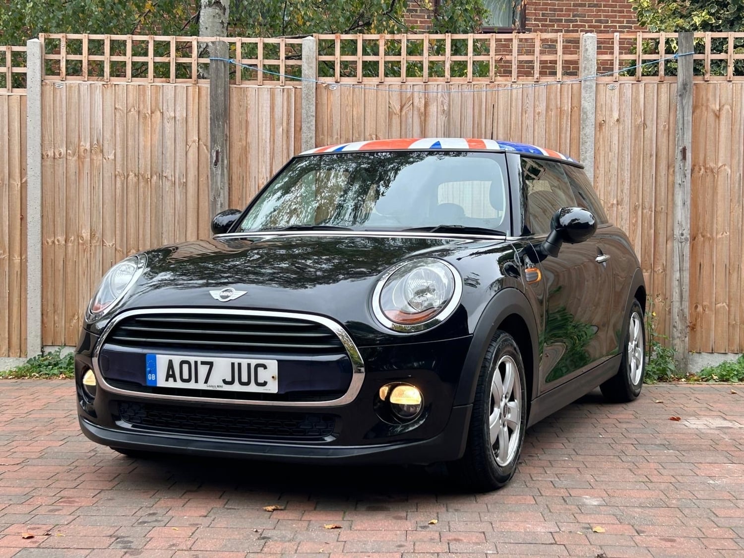 Mini Hatch 2017 - Cars