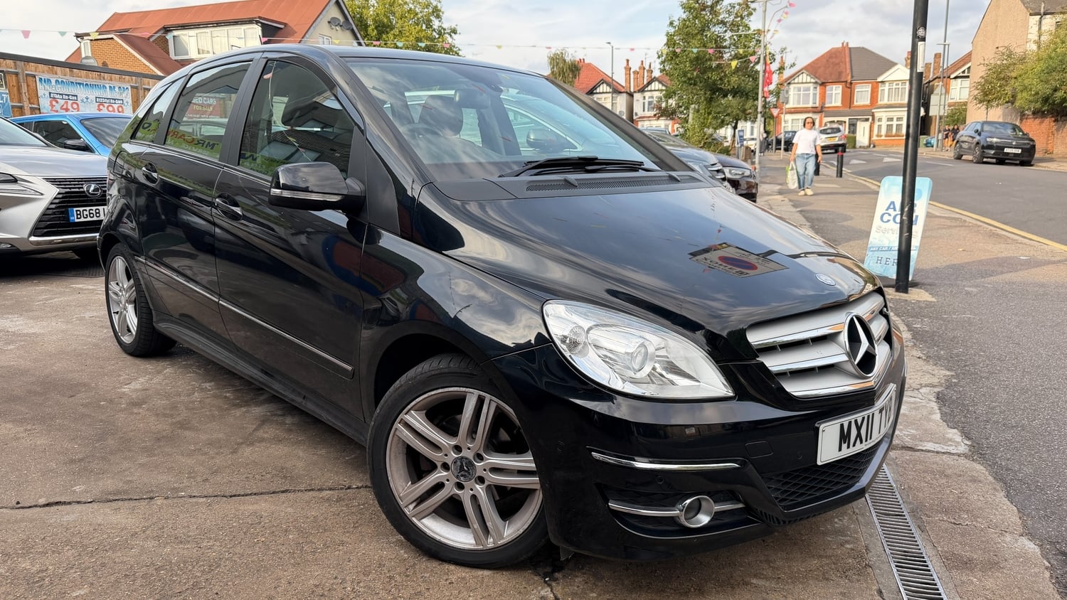 Mercedes-Benz B Class 2011 - Cars in Harrow
