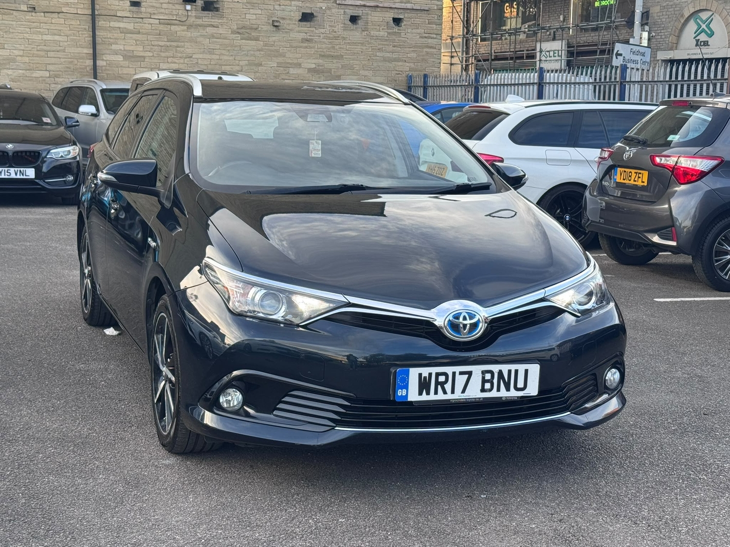 Toyota Auris 2017 - Cars in Bradford