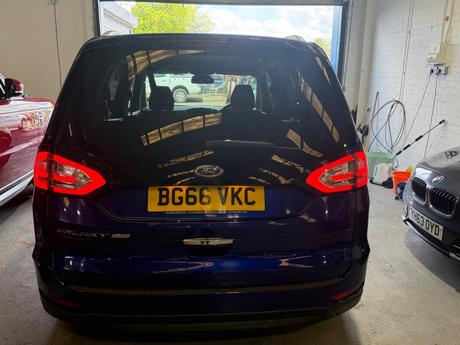 Ford Galaxy 2016 - Cars
