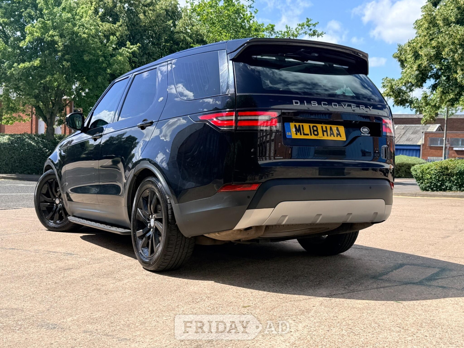 [ berth ]Land Rover Discovery