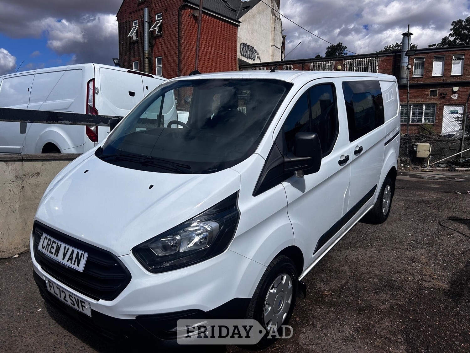 [ berth ]Ford Transit Custom