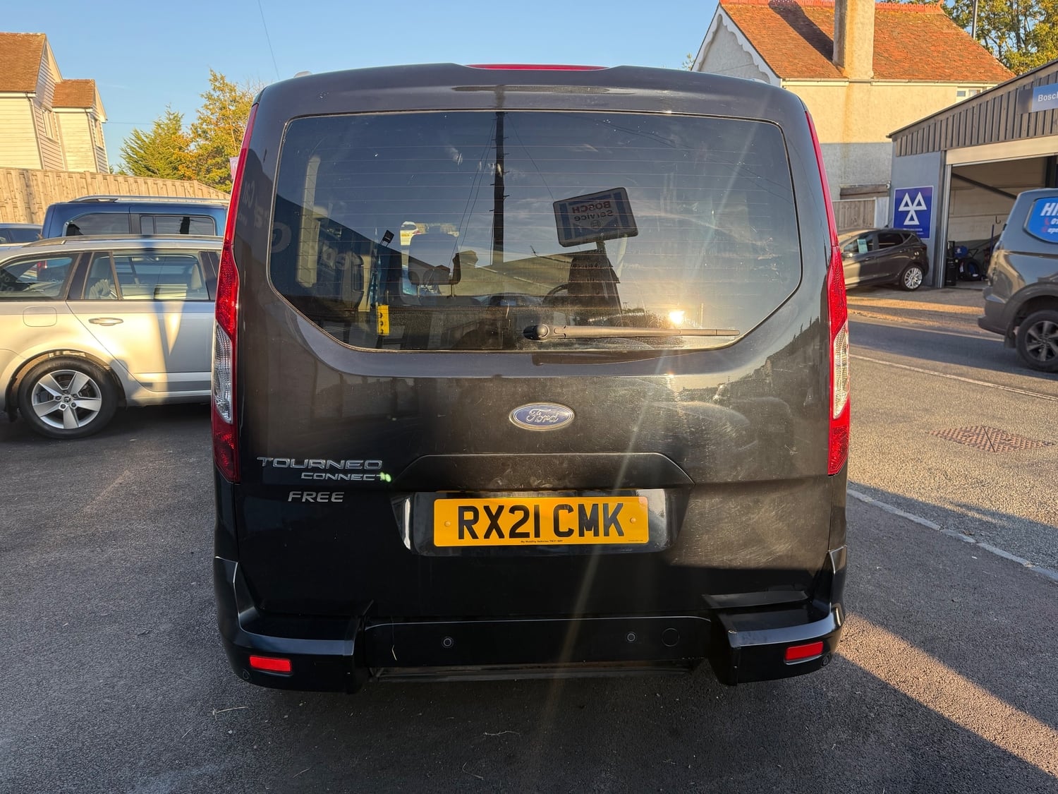 Ford Grand Tourneo Connect 2021 - Cars