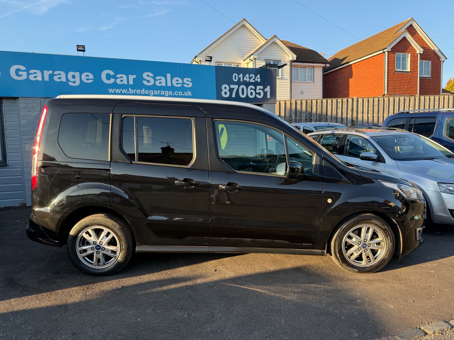 [ berth ]Ford Grand Tourneo Connect