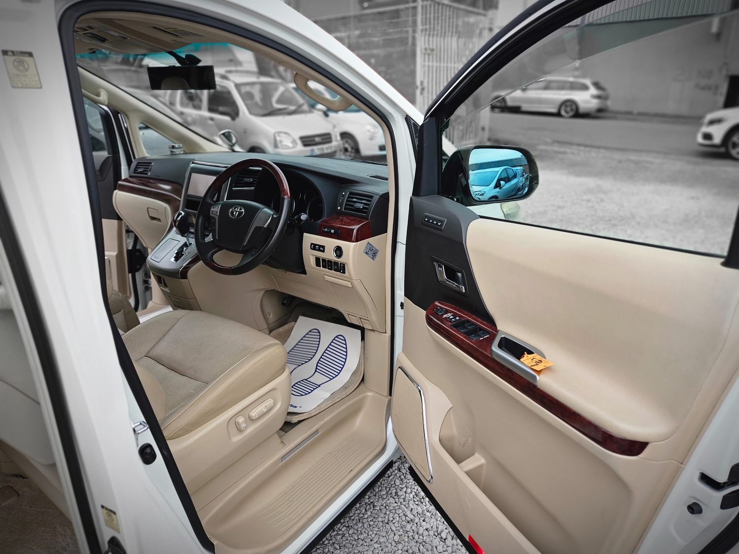[ berth ]Toyota Alphard