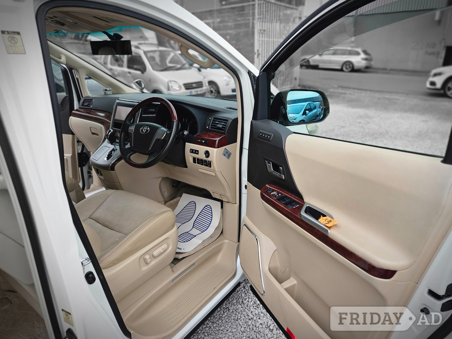 [ berth ]Toyota Alphard