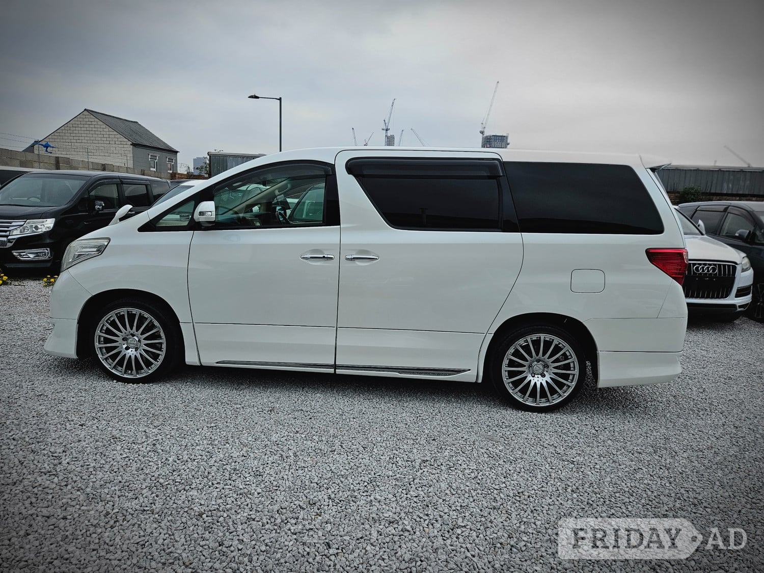 Toyota Alphard 2010 - Cars in Birmingham