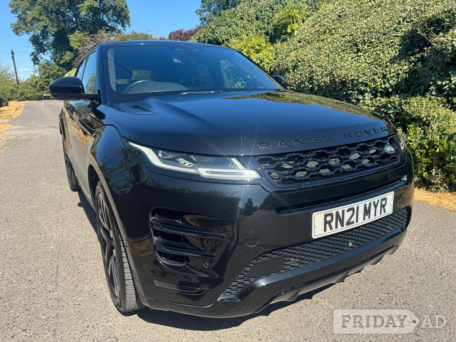 [ berth ]Land Rover Range Rover Evoque