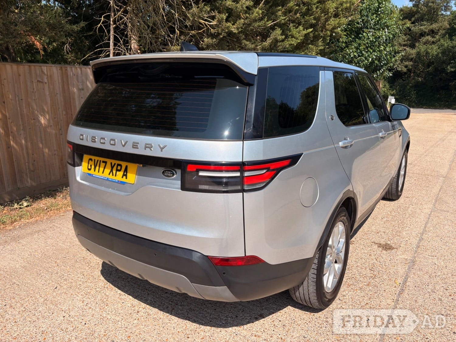 Land Rover Discovery 2017 - Cars