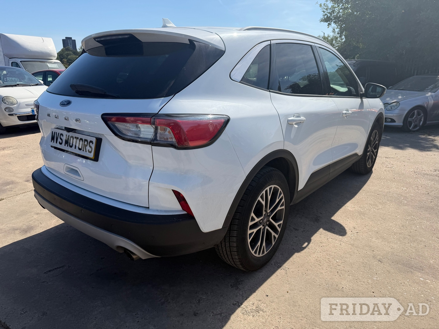 [ berth ]Ford Kuga