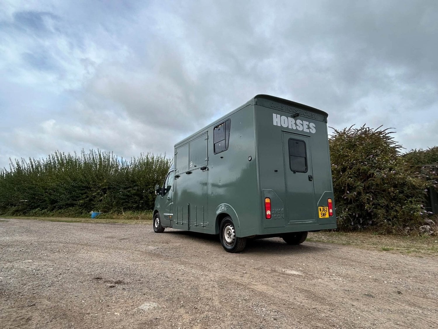 [ berth ]Jms horseboxes 