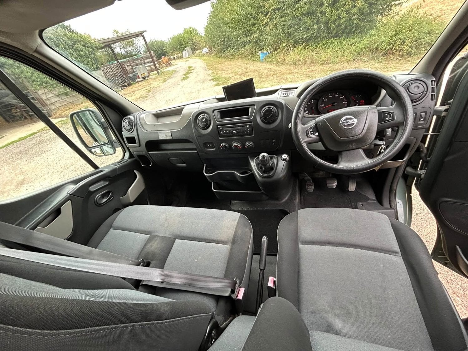 JMS  Nissan Horsebox - Trailers & Horseboxes in Godalming