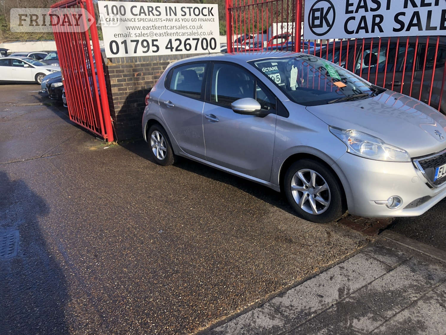 [ berth ]Peugeot 208