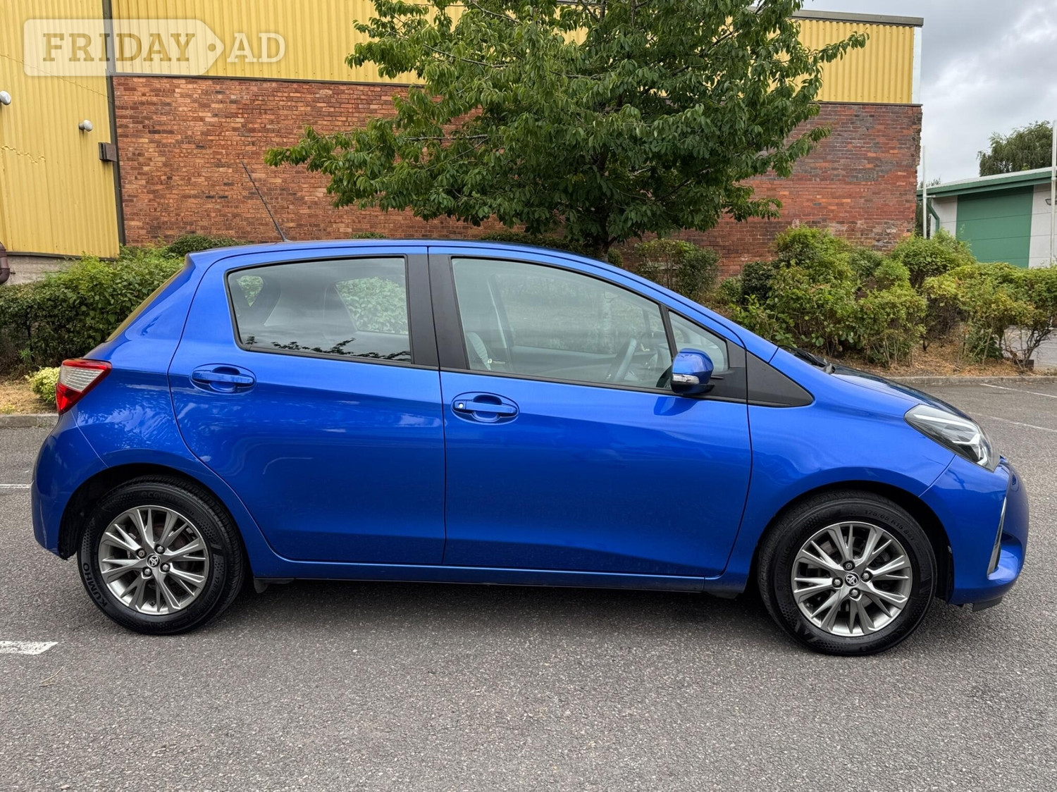 Toyota Yaris 2017 - Cars in West Bromwich