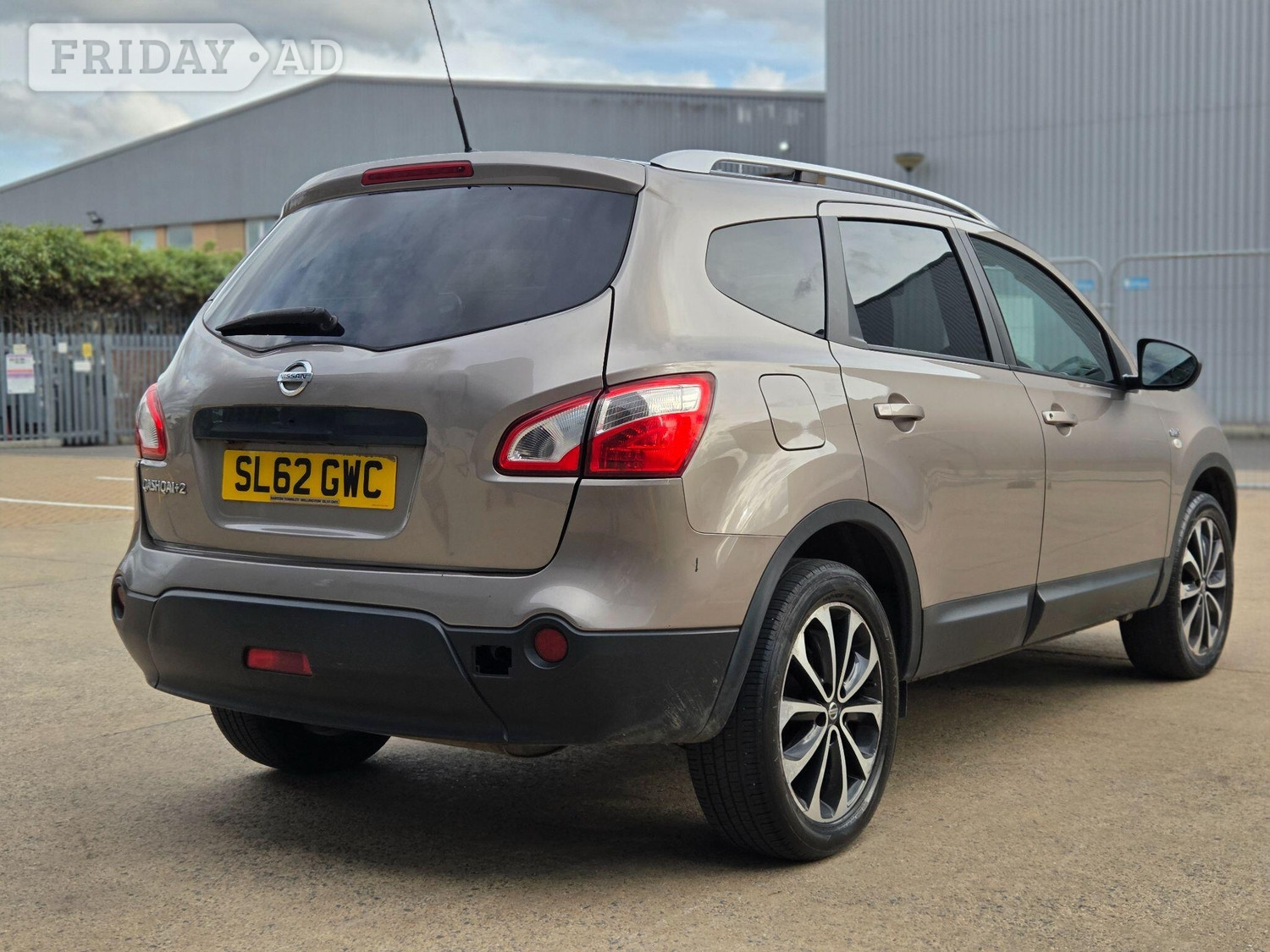 [ berth ]Nissan Qashqai+2