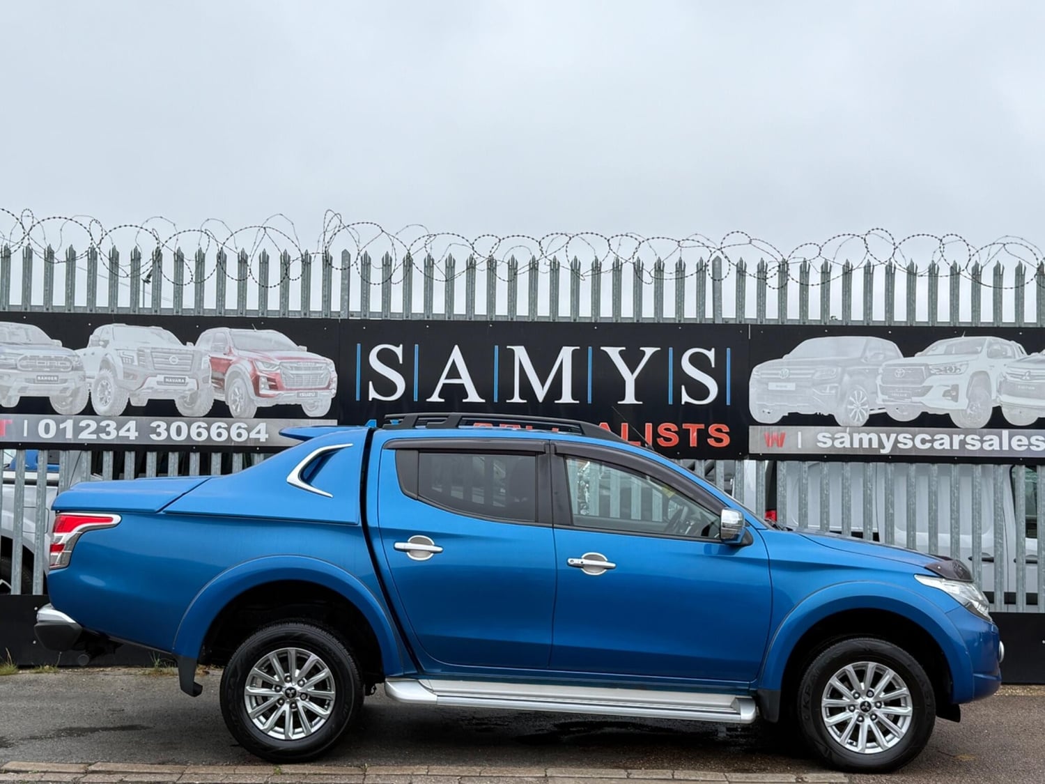 [ berth ]Mitsubishi L200