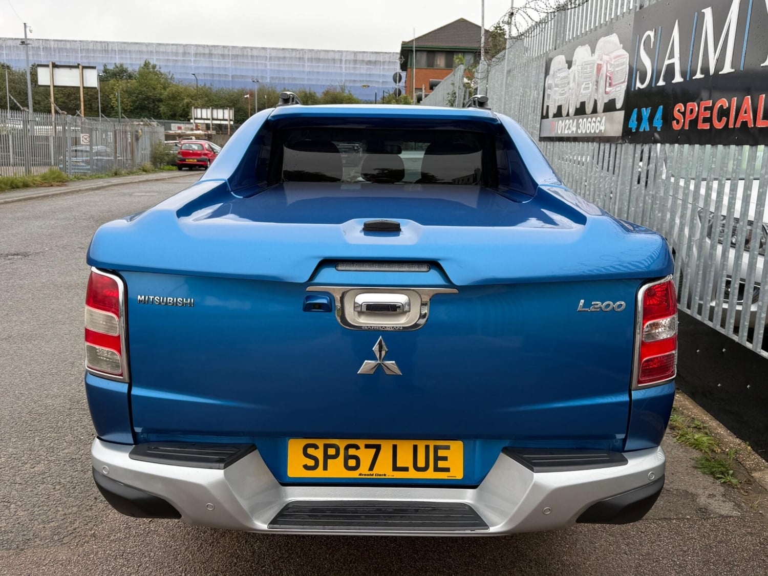 Mitsubishi L200 2017 - Vans & Commercial Vehicles