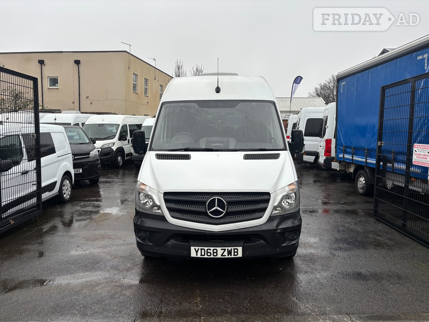 [ berth ]Mercedes-Benz Sprinter