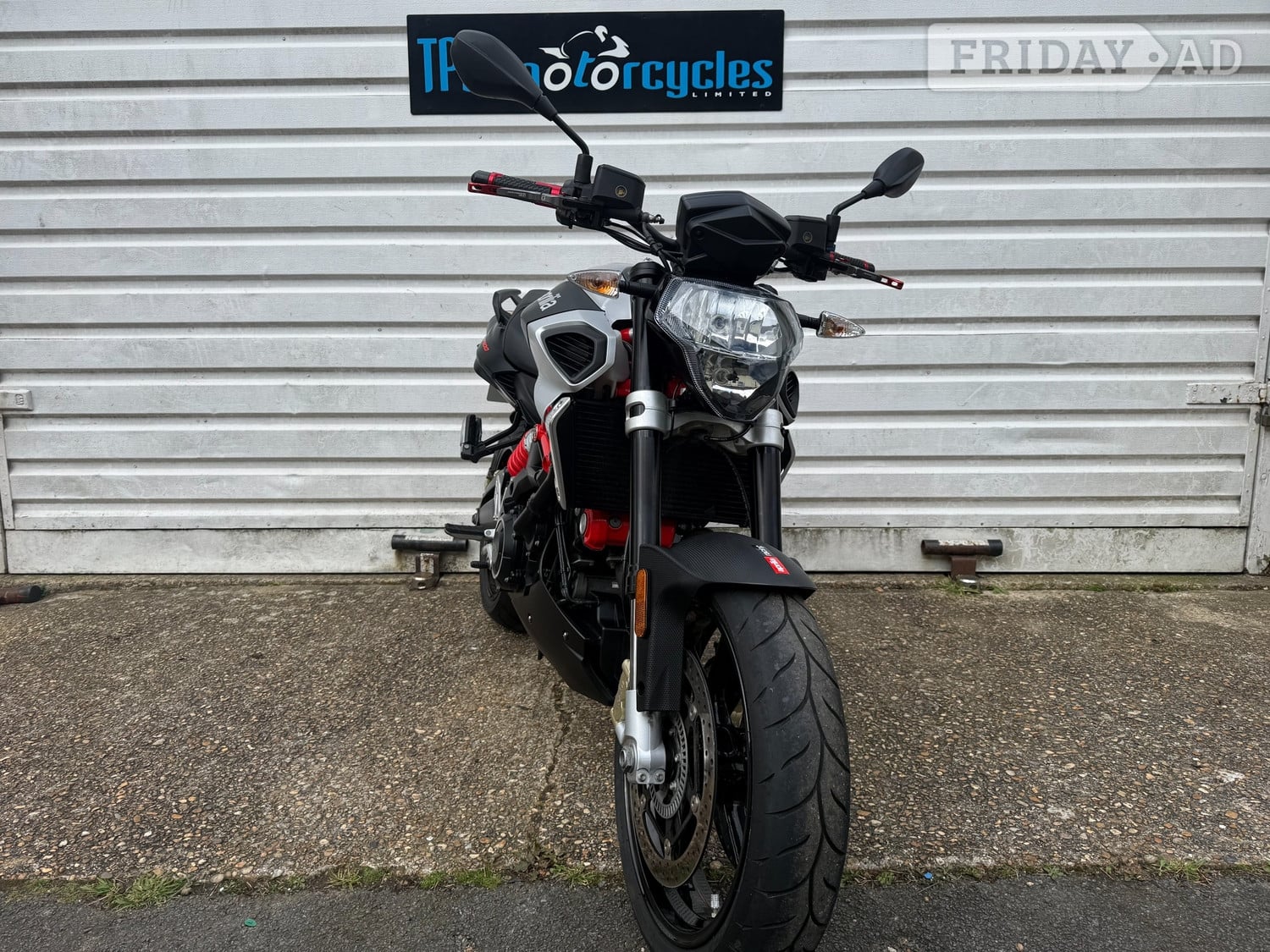 Aprilia Shiver 2017 - Motorbikes, Scooters & Quads in Eastbourne