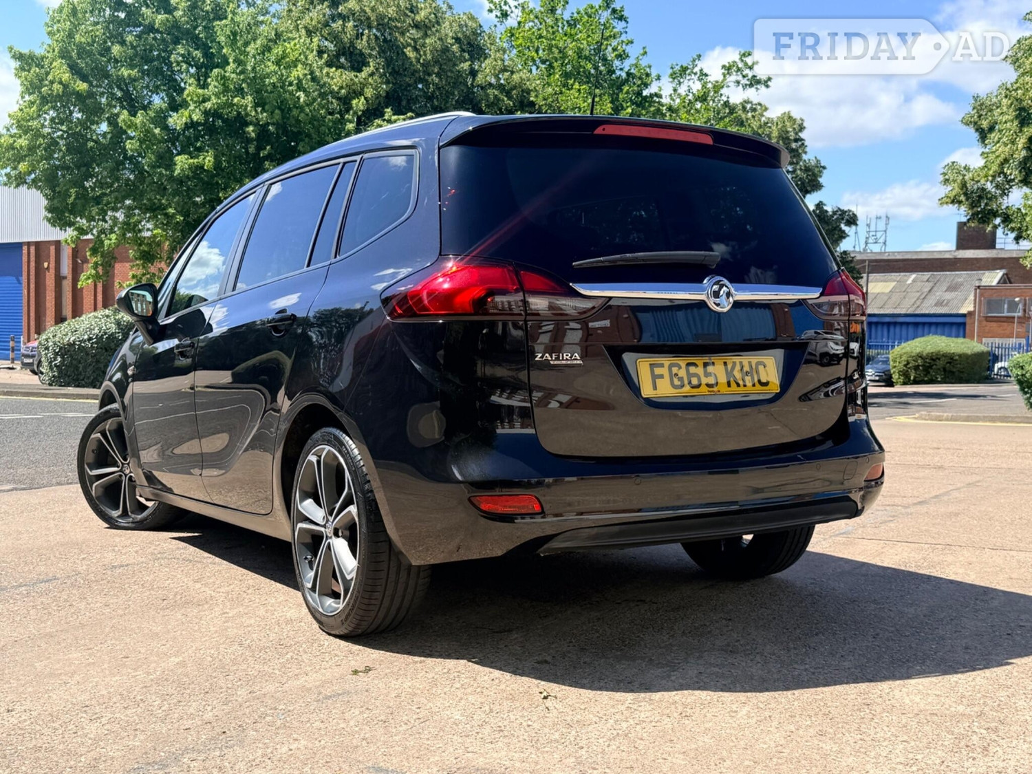 [ berth ]Vauxhall Zafira Tourer