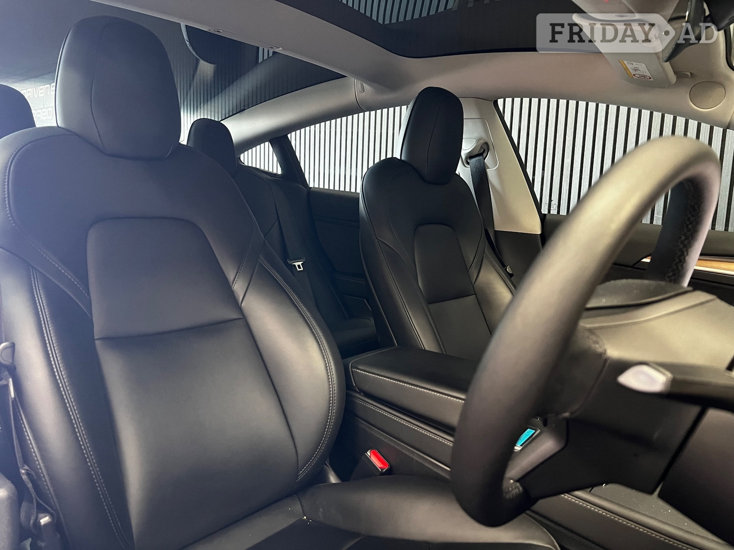 [ berth ]Tesla Model 3