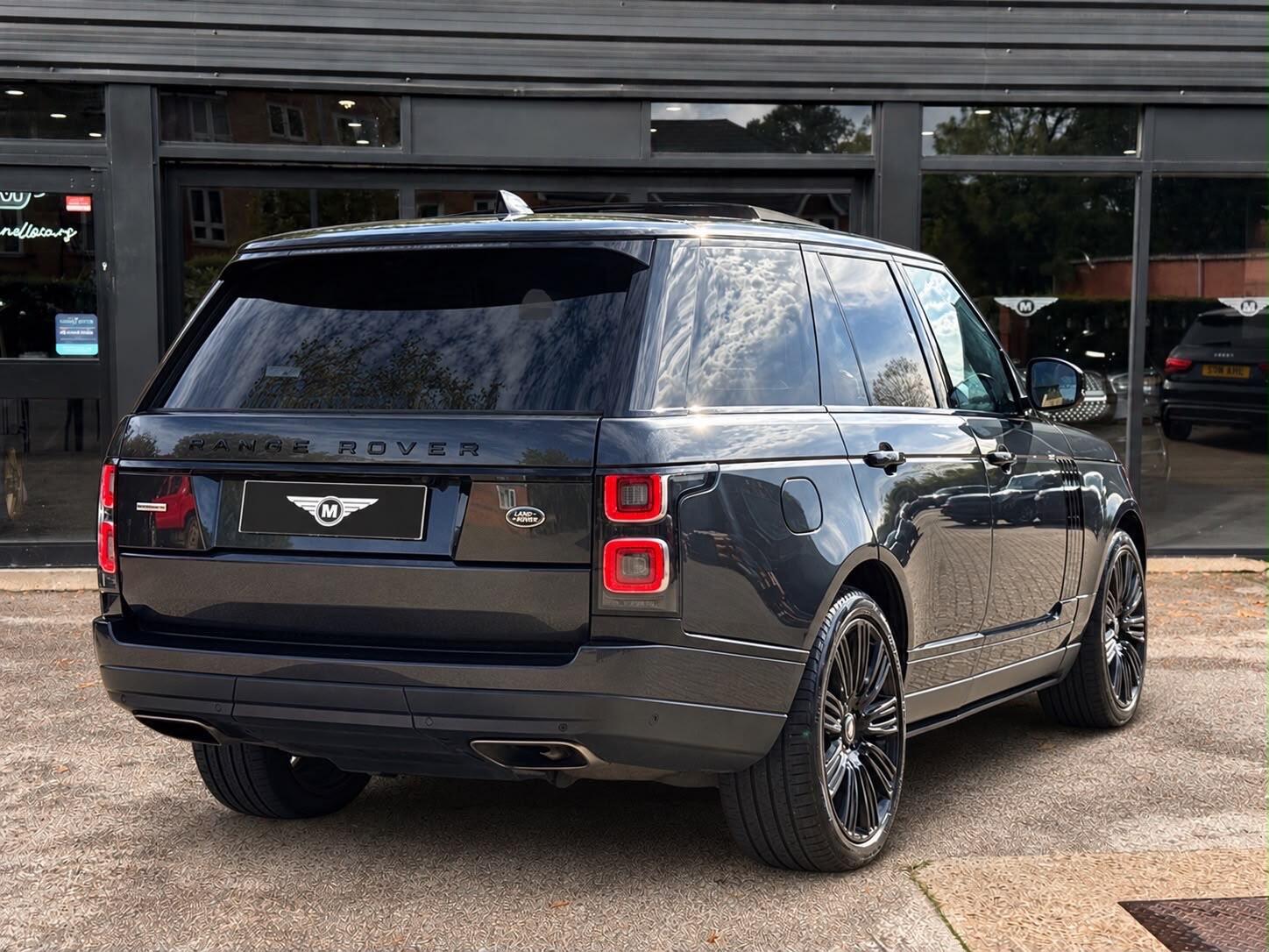 [ berth ]Land Rover Range Rover
