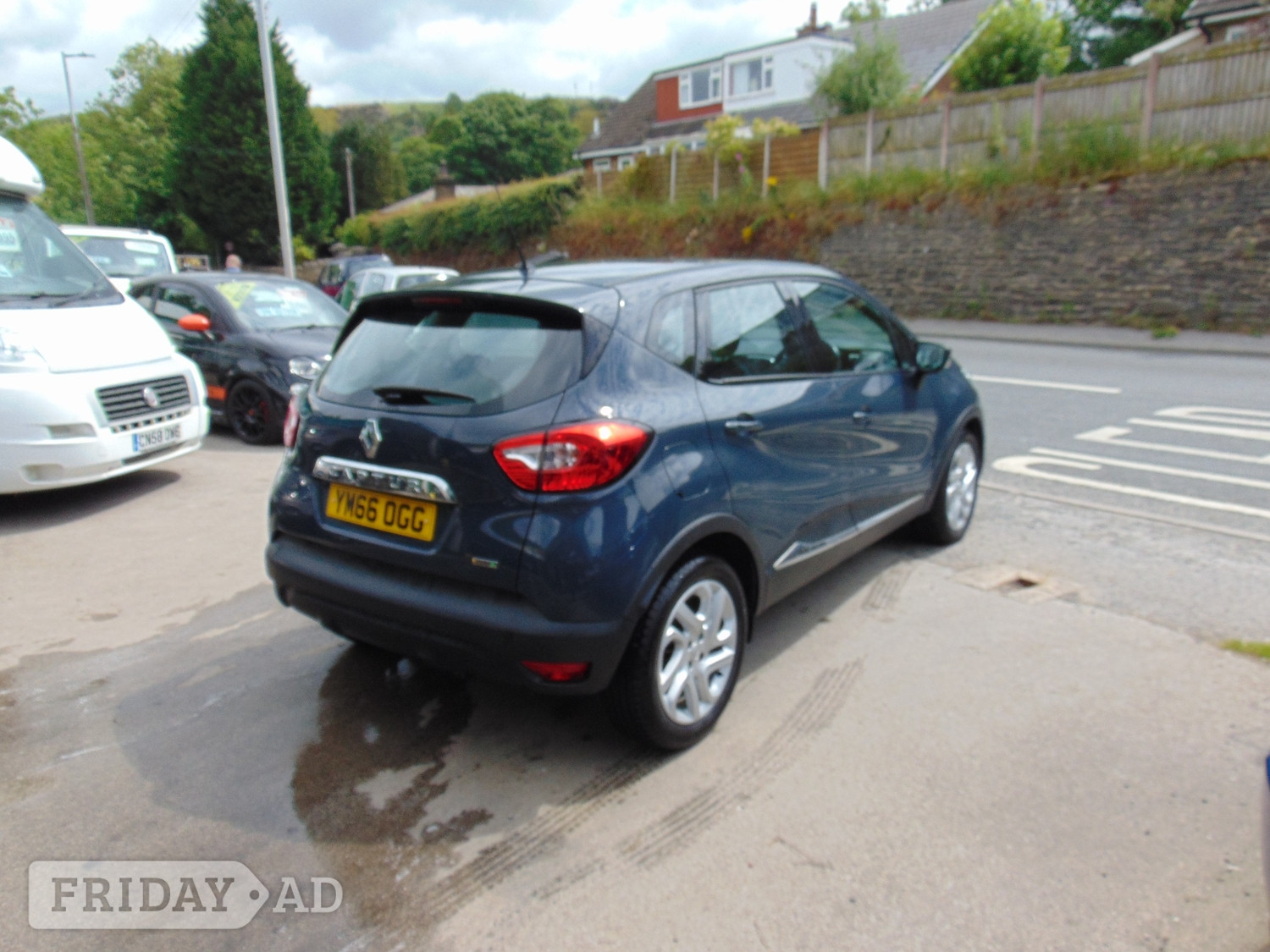 Renault Captur 2017 - Cars in Keighley