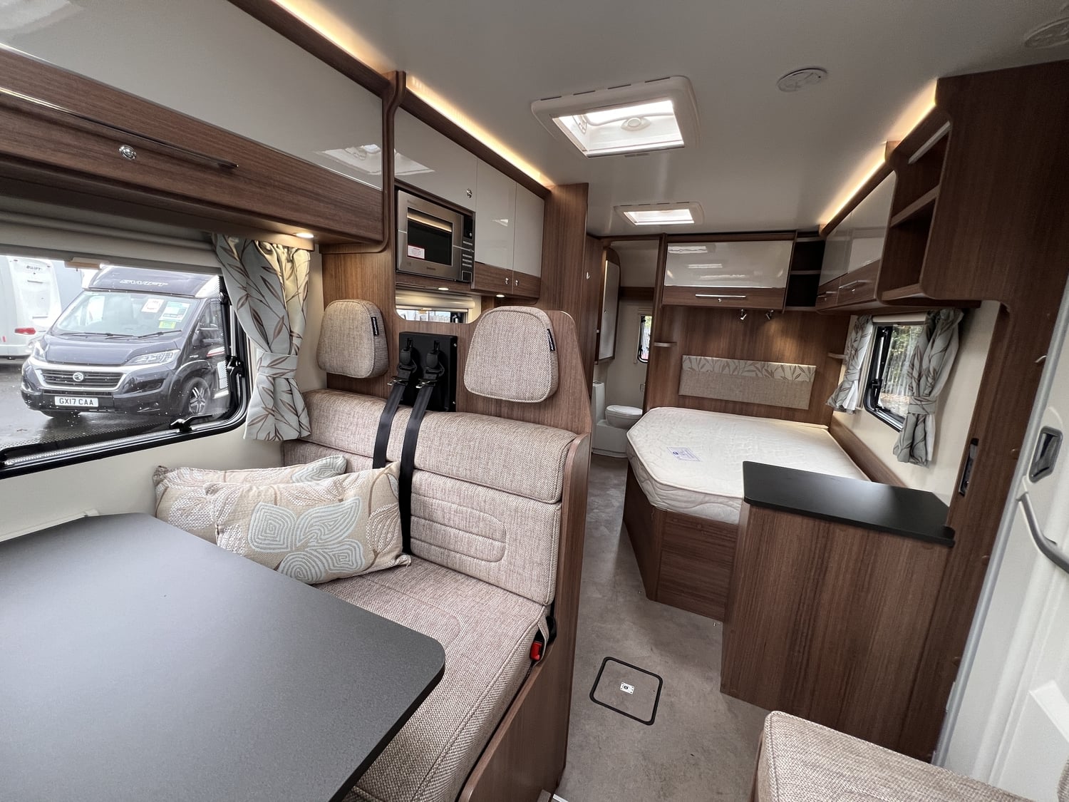 [4 berth ]Bailey Advance 76-4