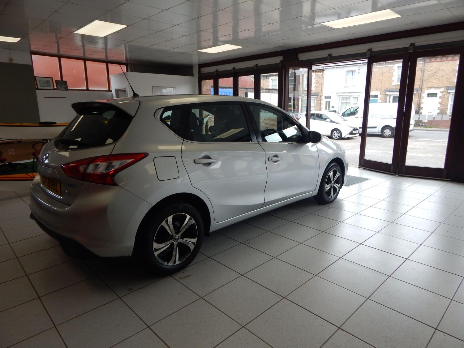 Nissan Pulsar 2015 - Cars