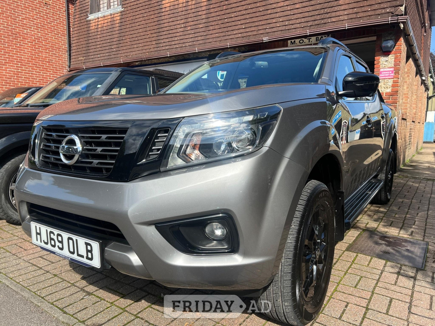 Nissan Navara 2019 in Rowland's Castle