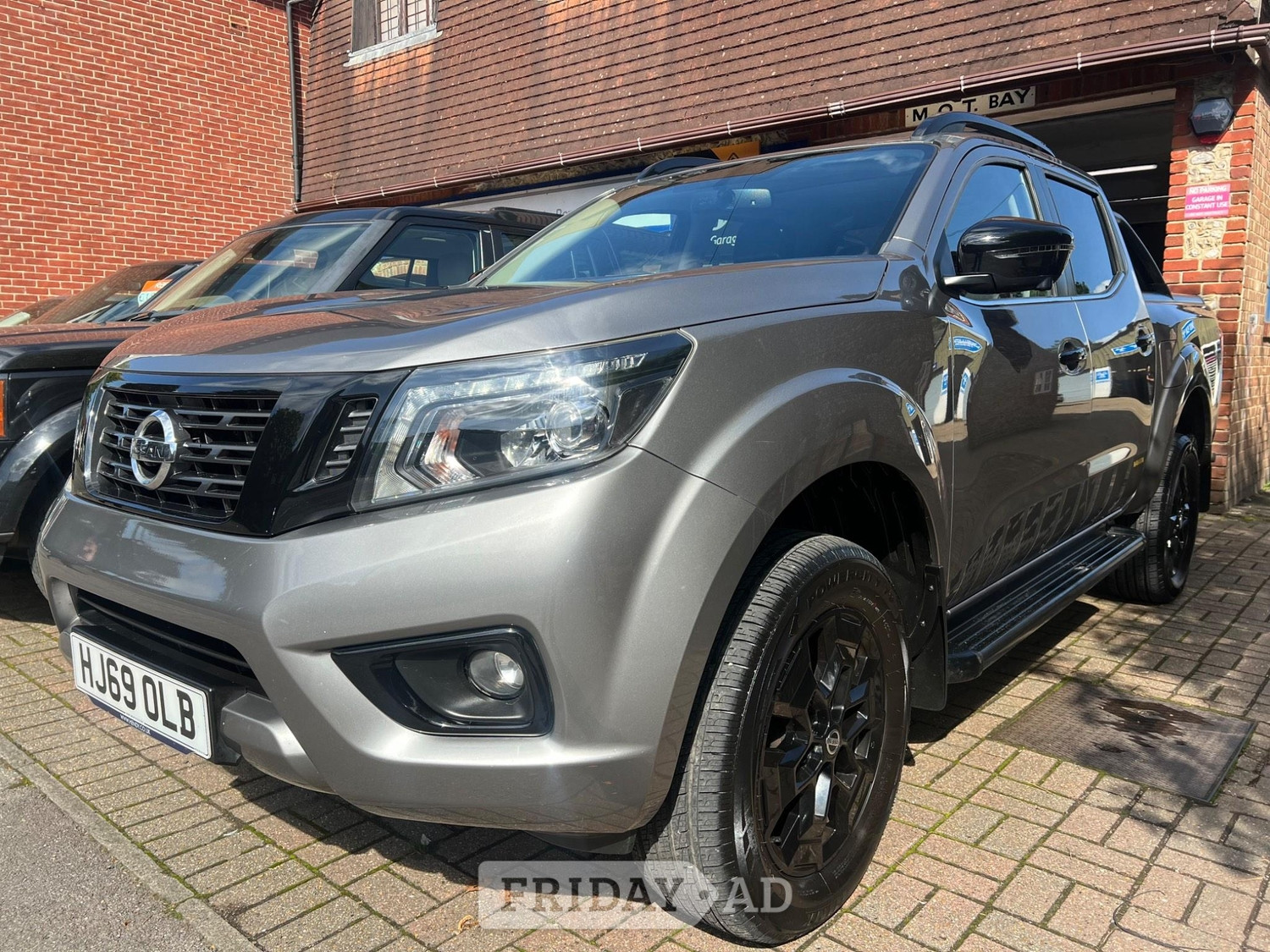 Nissan Navara 2019 - Vans & Commercial Vehicles in Rowland's Castle