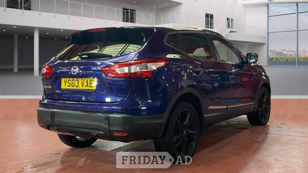 Nissan Qashqai 2014 - Cars in Hounslow