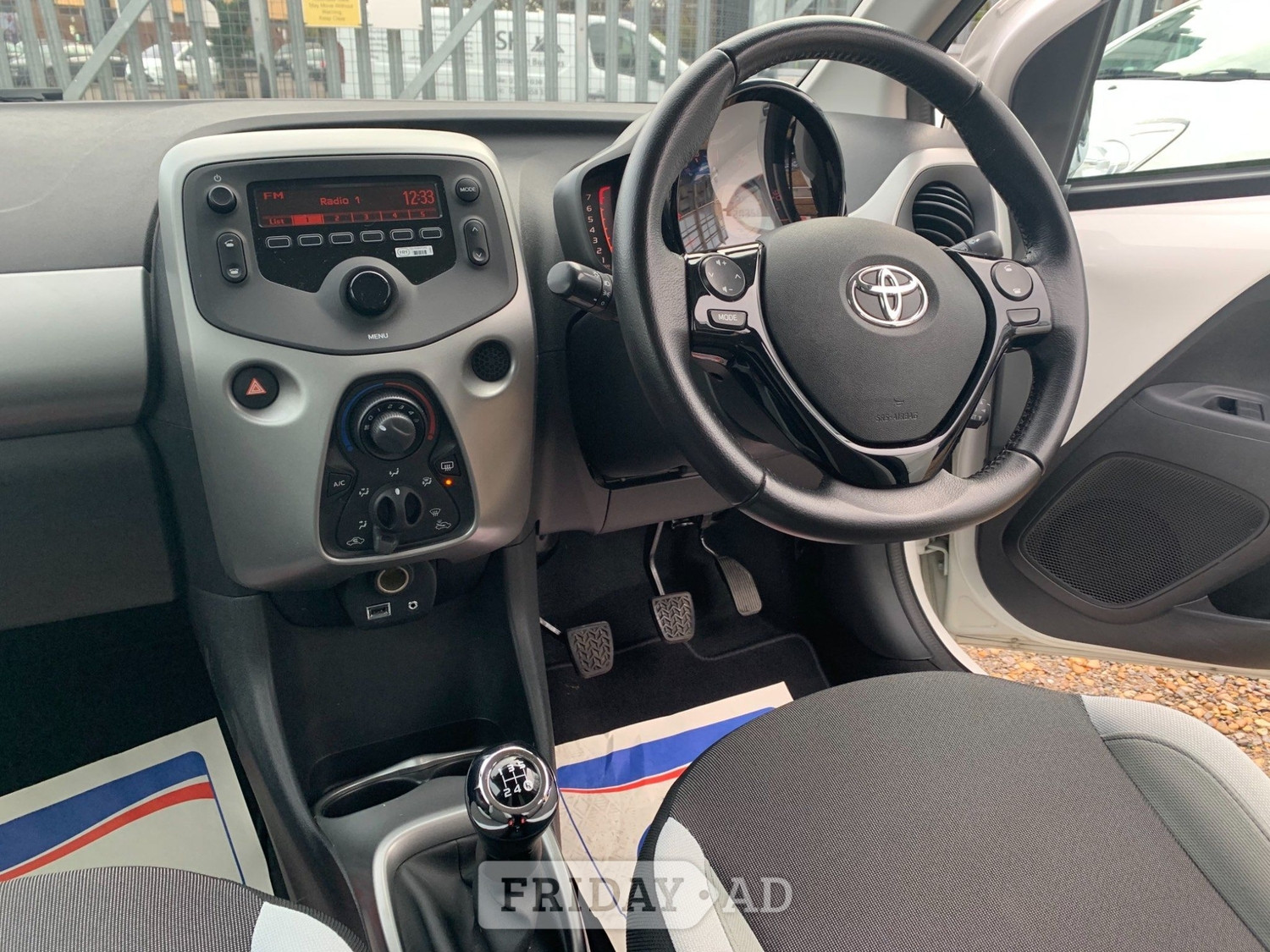Toyota Aygo 2016 - Cars in West Molesey