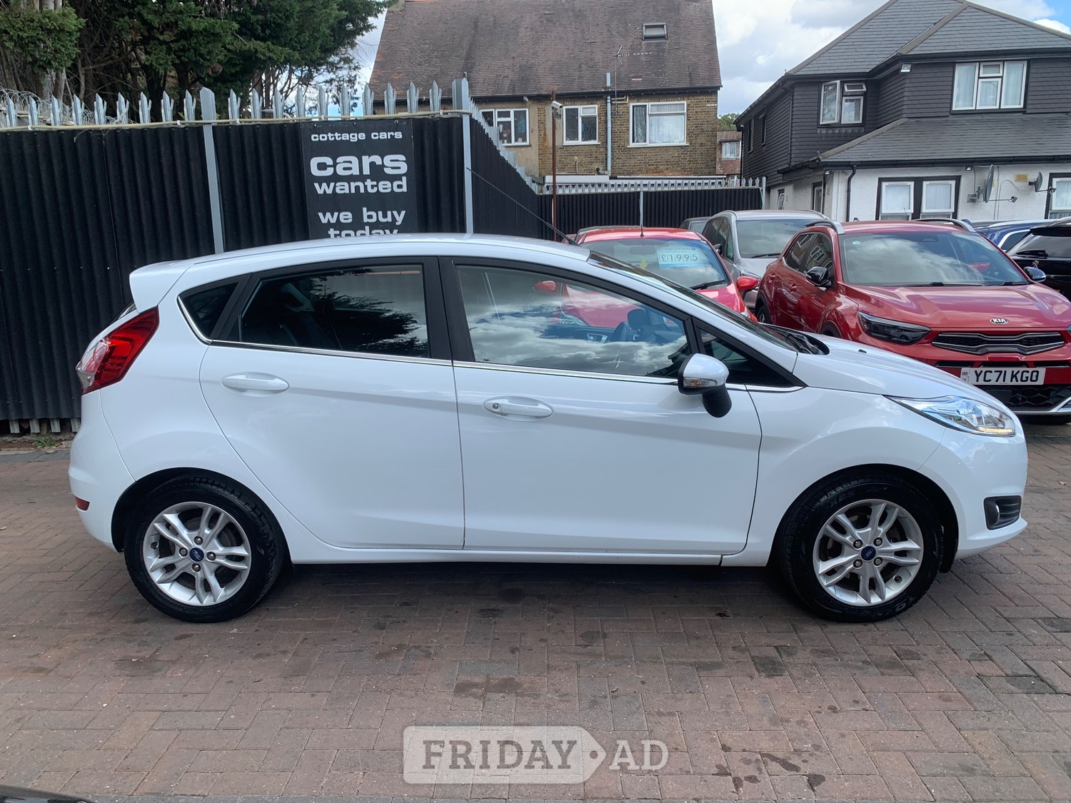 [ berth ]Ford Fiesta