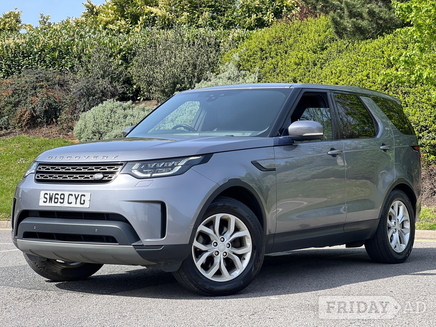 [ berth ]Land Rover Discovery