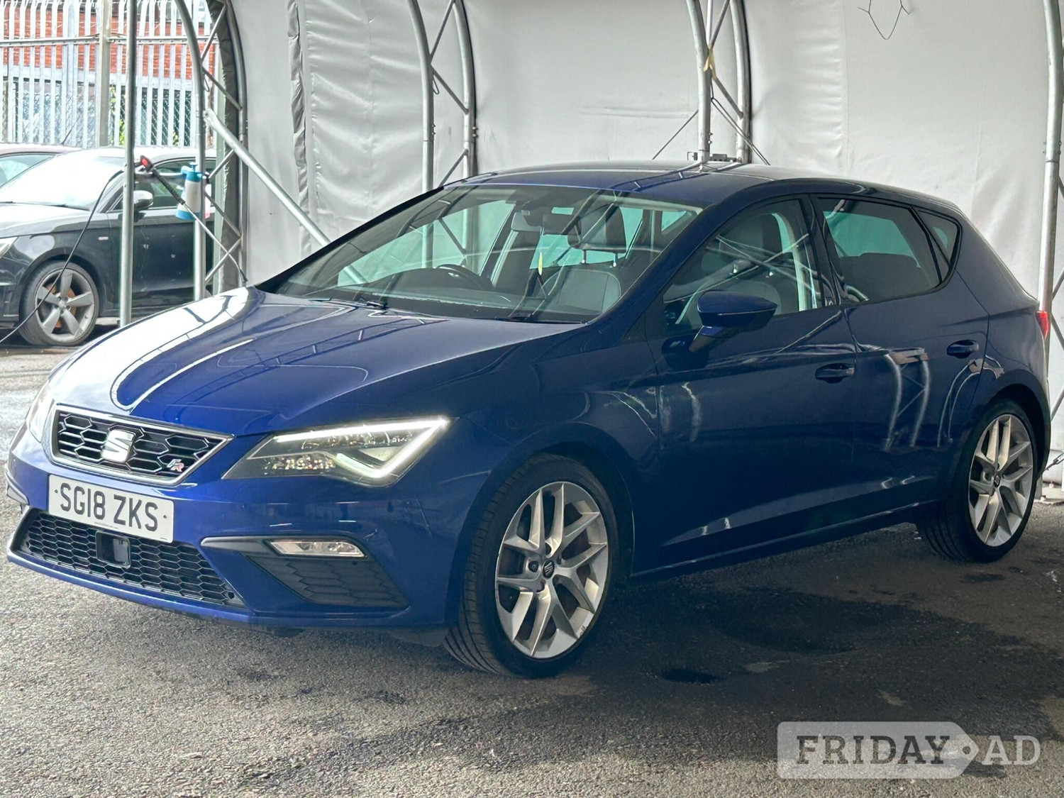 [ berth ]SEAT Leon