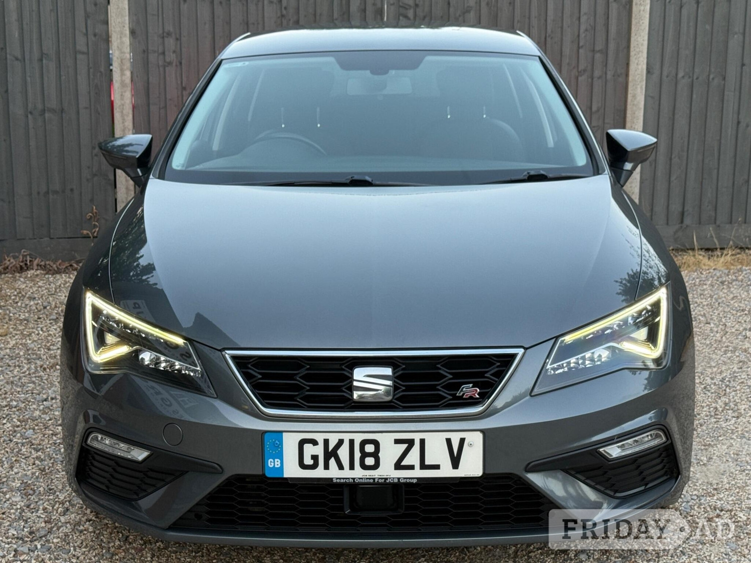 [ berth ]SEAT Leon