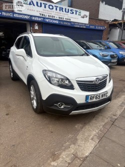 Vauxhall Mokka 2015 in London