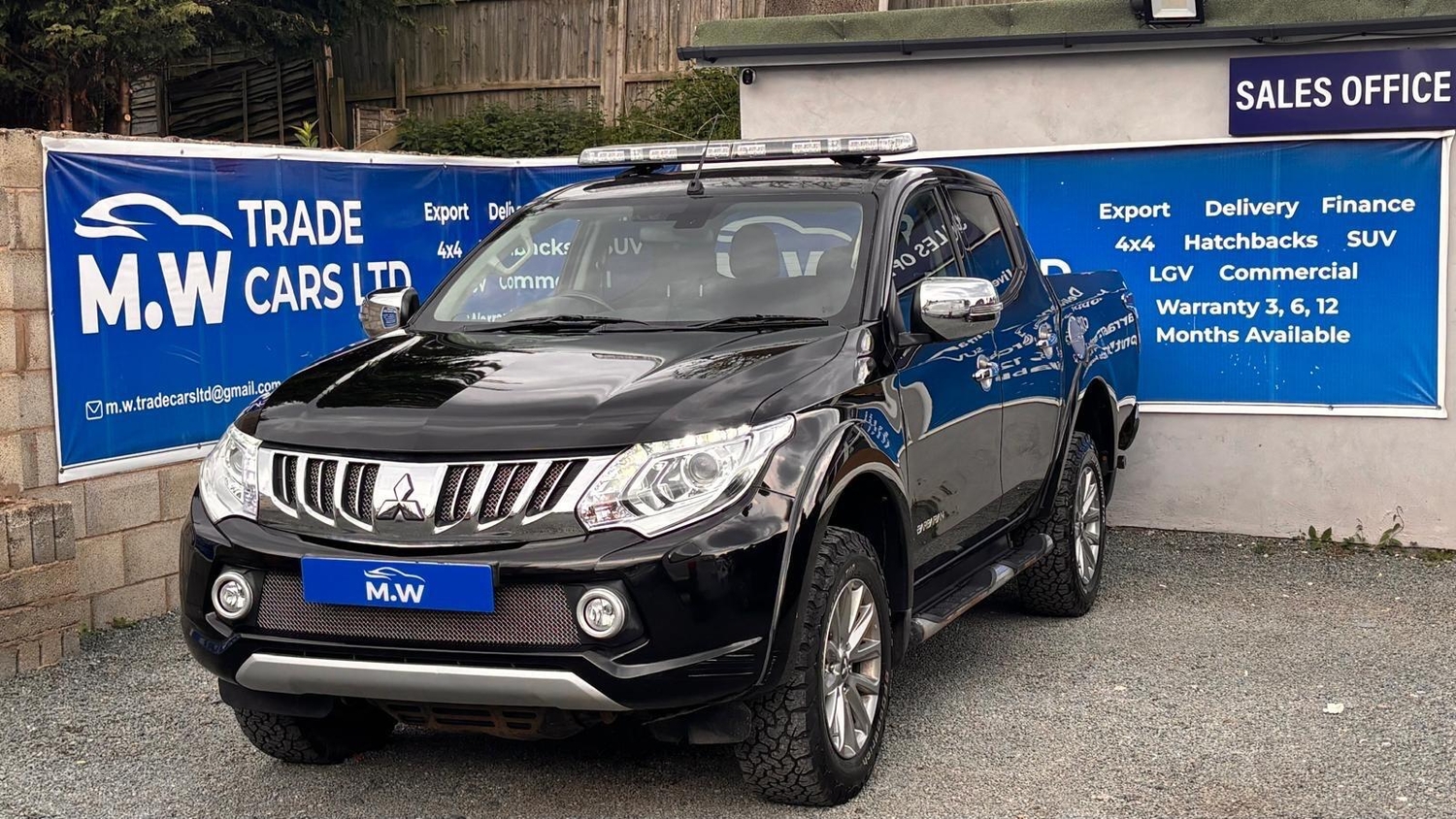 Mitsubishi L200 2016 - Vans & Commercial Vehicles in Dudley