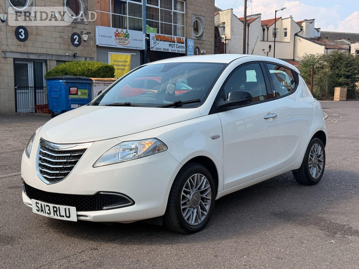 Chrysler Ypsilon 2013 - Cars