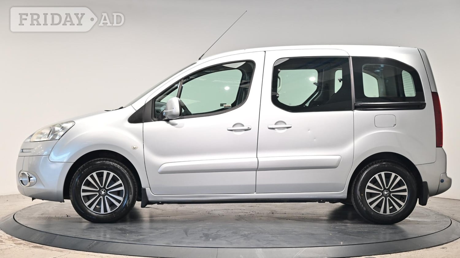 [ berth ]Peugeot Partner Tepee