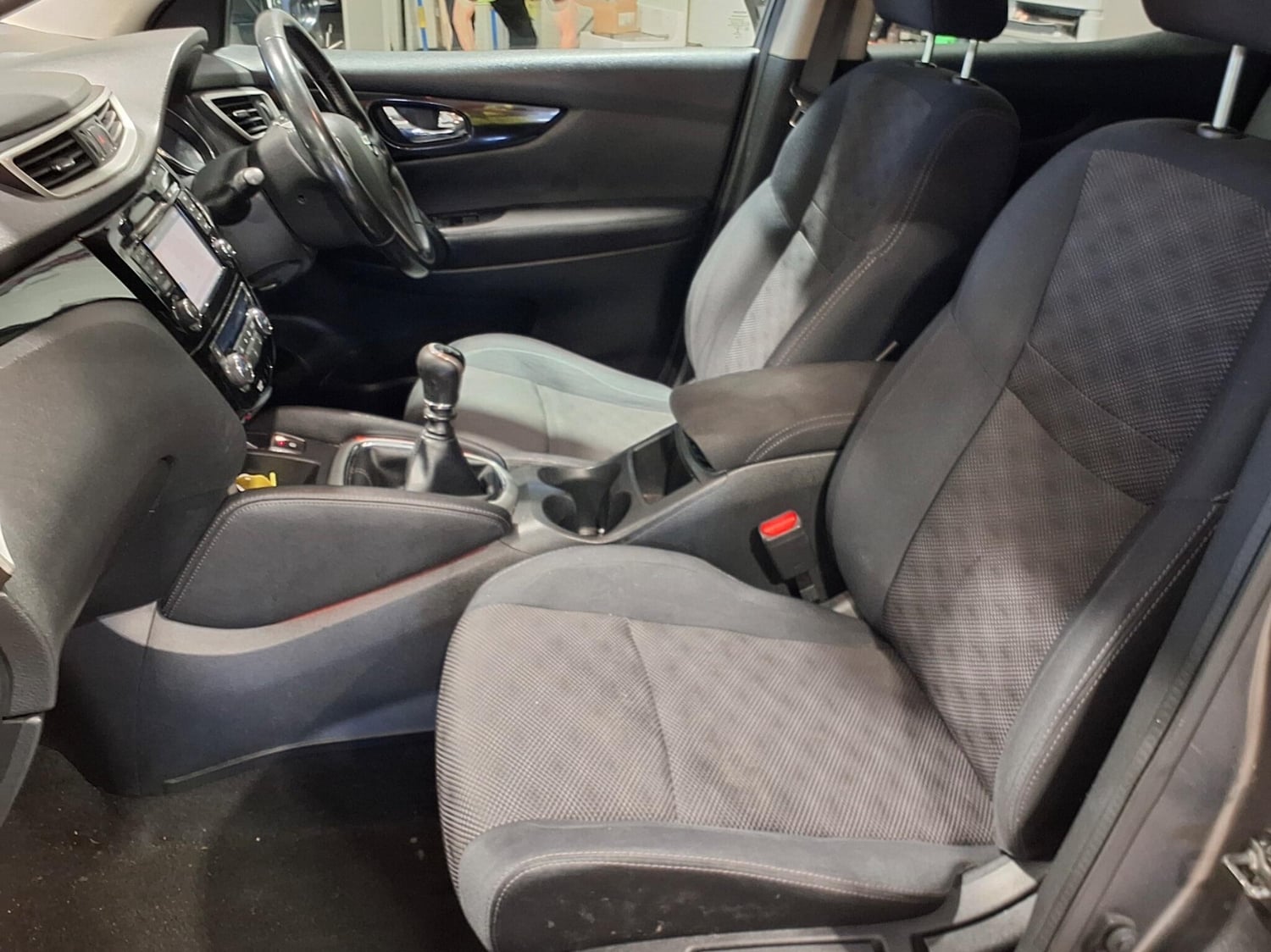 2015 Nissan Qashqai 1.5 dCi n-tec 2WD Euro 5 (s/s) 5dr - Cars