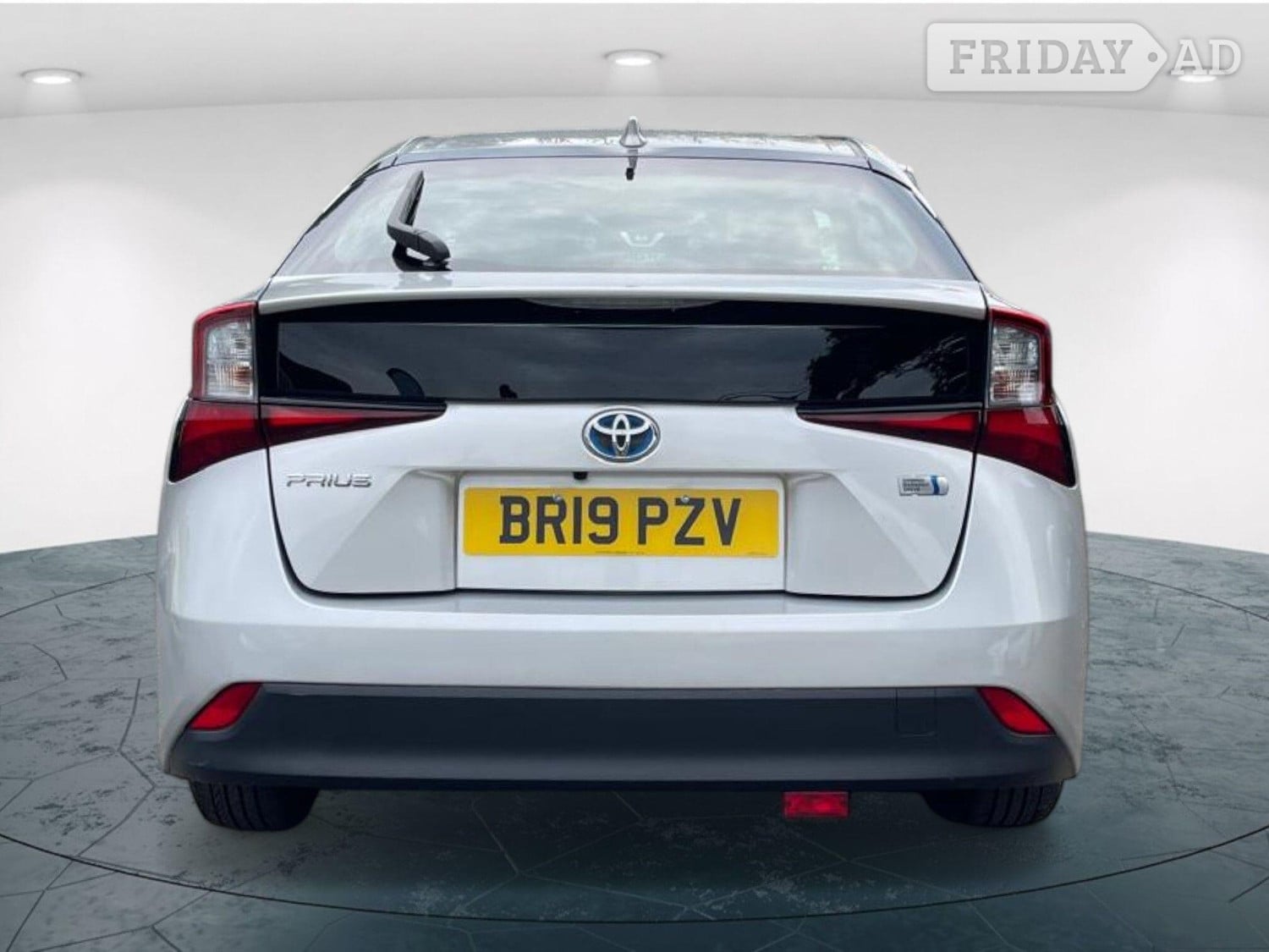 Toyota Prius 2019 - Cars in Walsall
