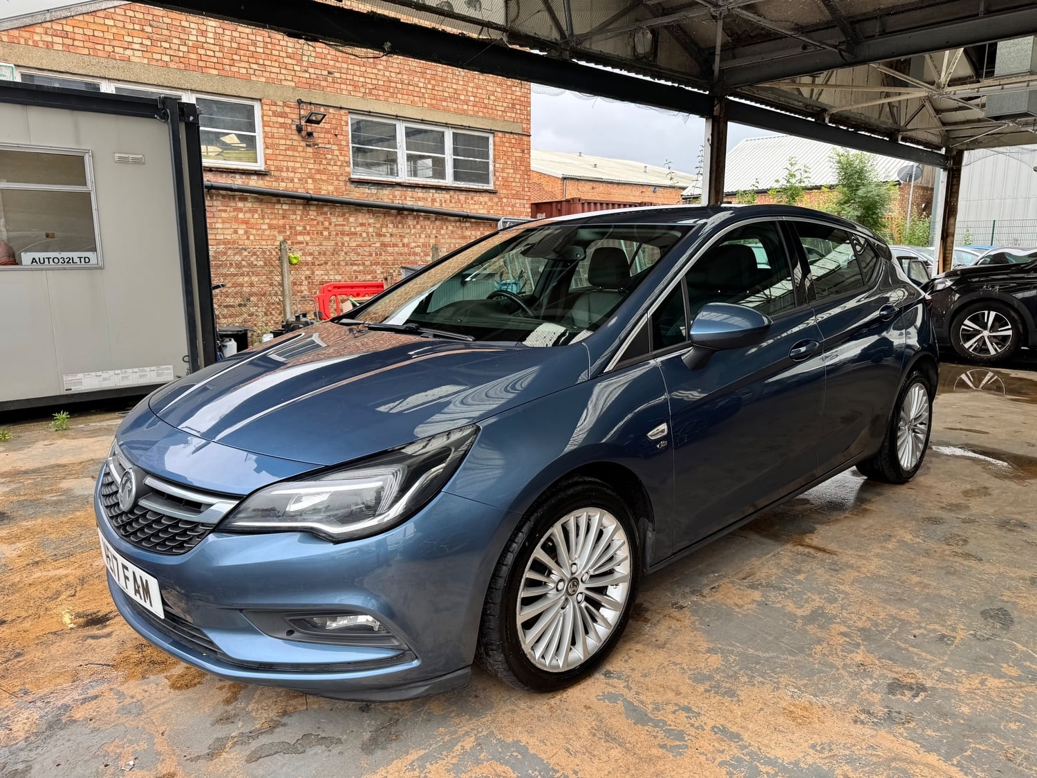 Vauxhall Astra 2017 in West Molesey