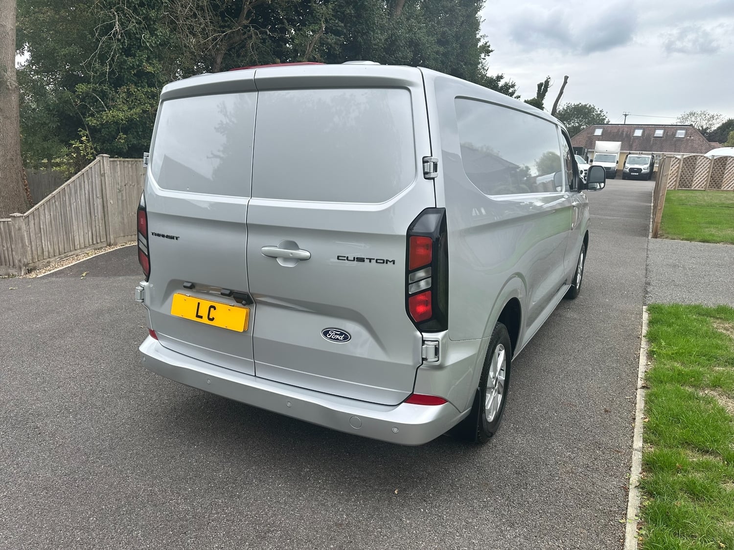 Ford Transit Custom 2025 - Vans & Commercial Vehicles