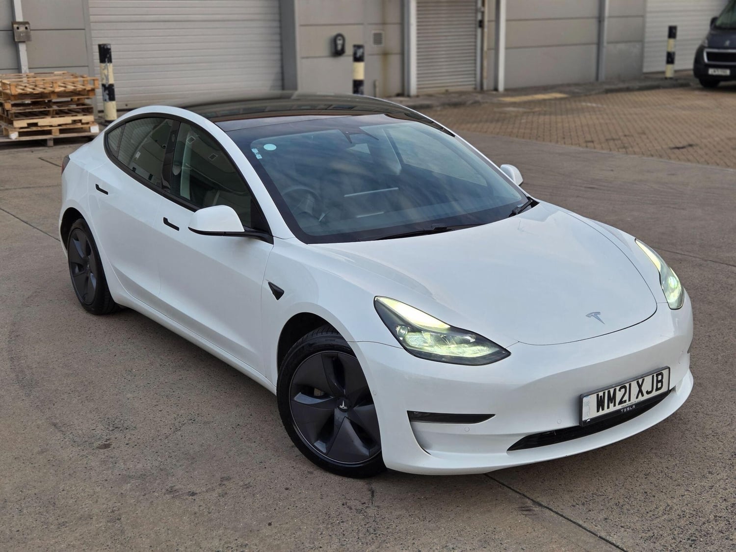 Tesla Model 3 2021 - Cars