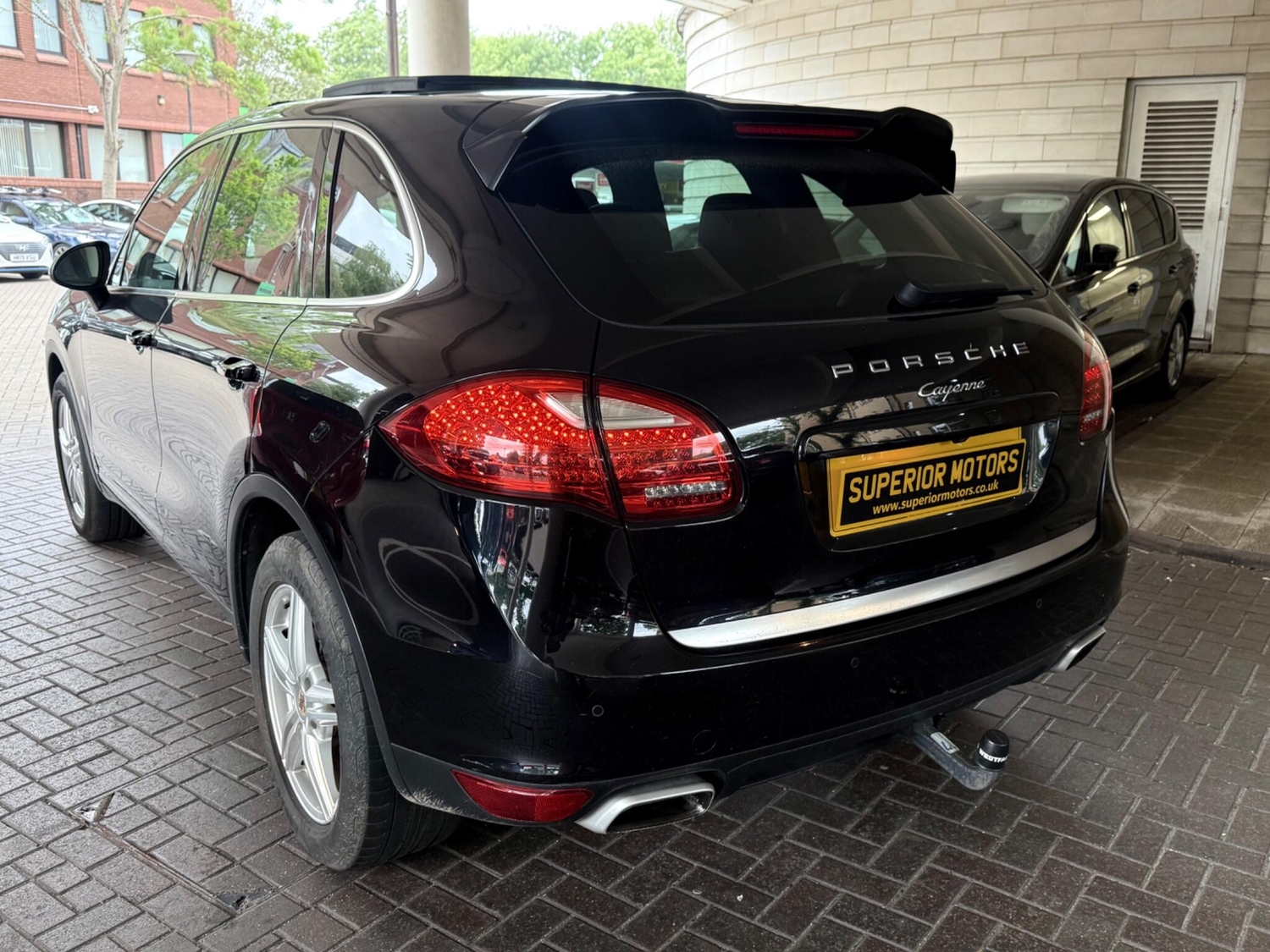 Porsche Cayenne 2013 - Cars in Staines